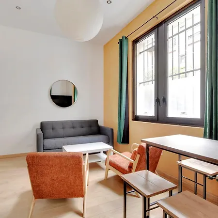 Pick A Flat's In Montmartre - Rue Des Paris