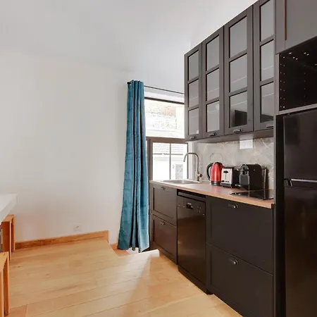 Pick A Flat's In Montmartre - Rue Des